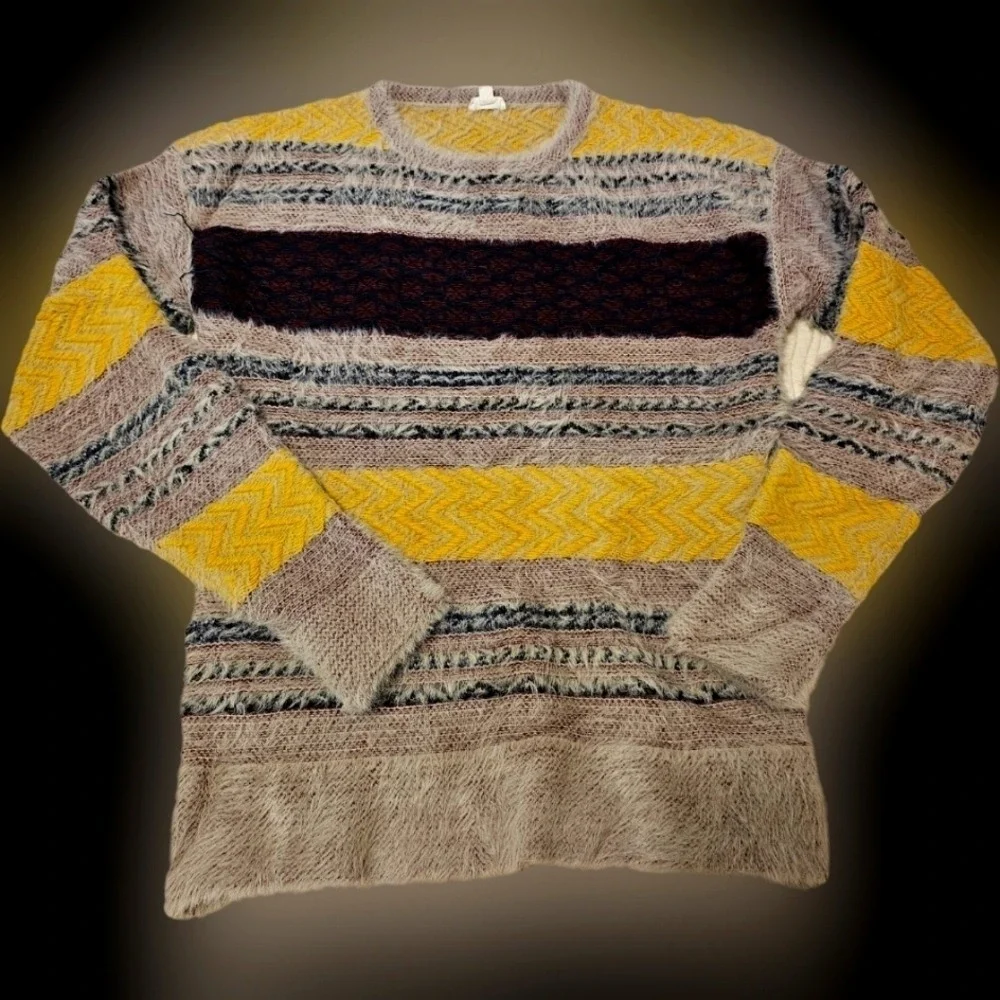 Hem & Thread Sweater Size Large - Picture 2 of 5